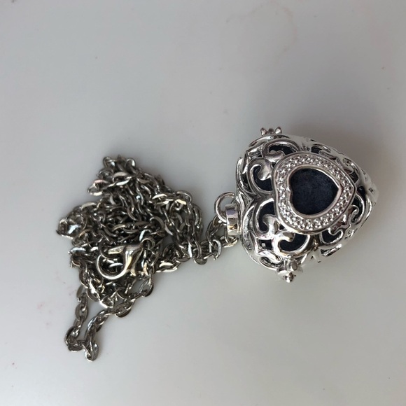 Boutique Jewelry - OPTIONS Antique Silver Stone Aromatherapy Pendant Essential Oil Diffuse Jewelry